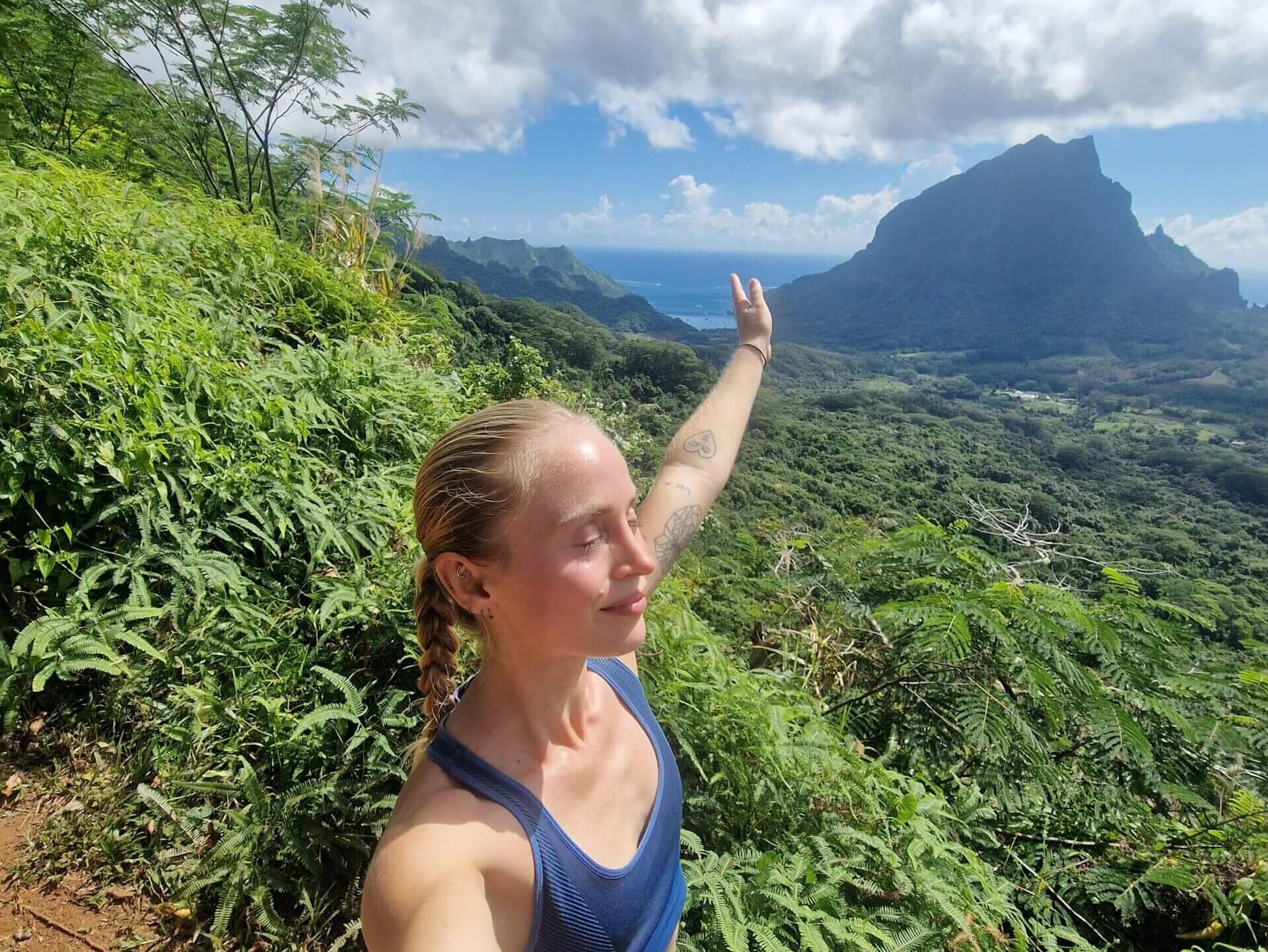 Best Hiking Trail in Moorea: Three Coconuts Pass (Col Des Trois Cocotiers)