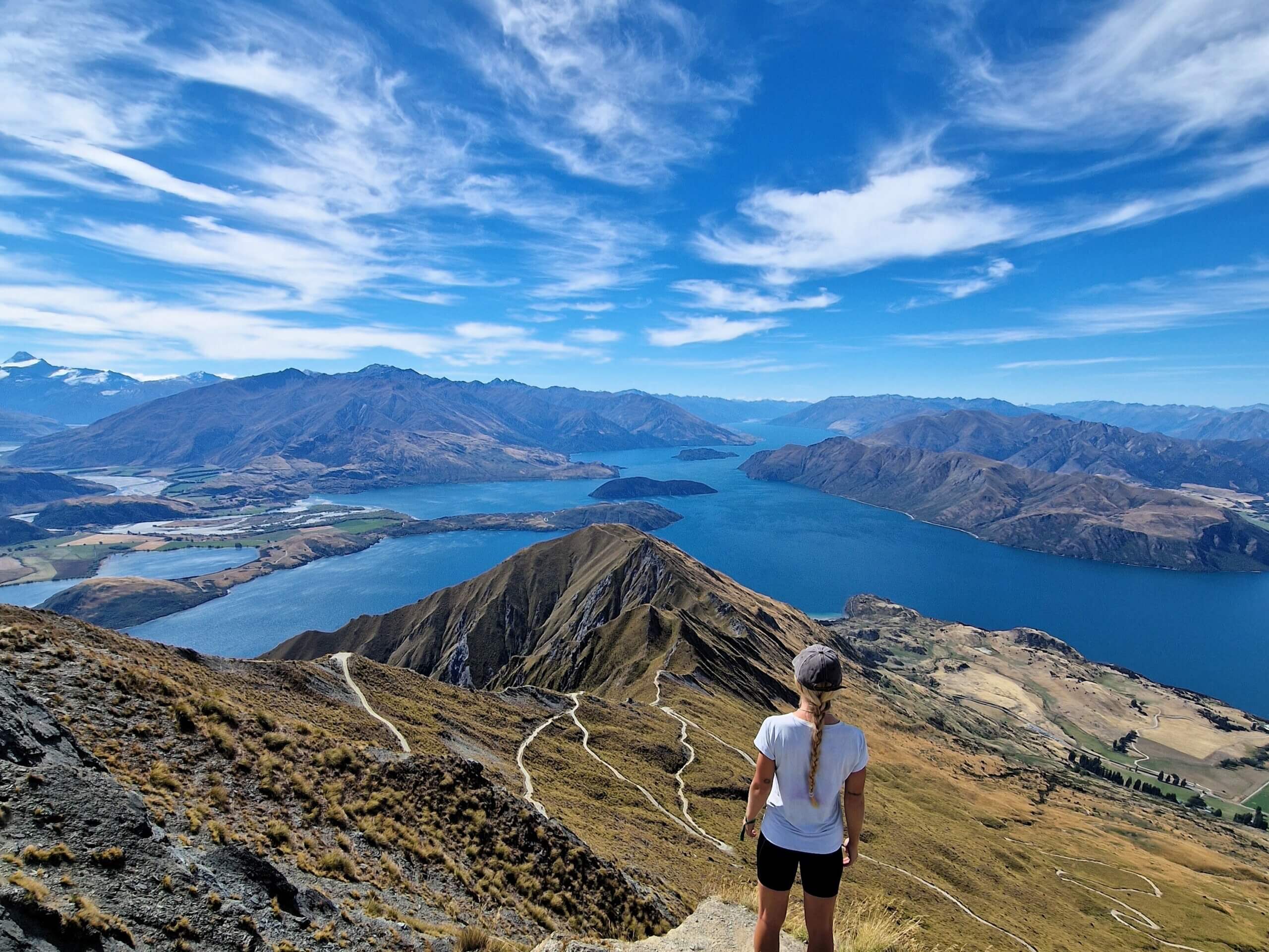 Roys Peak Track: Ultimate Hiking Guide (2024)