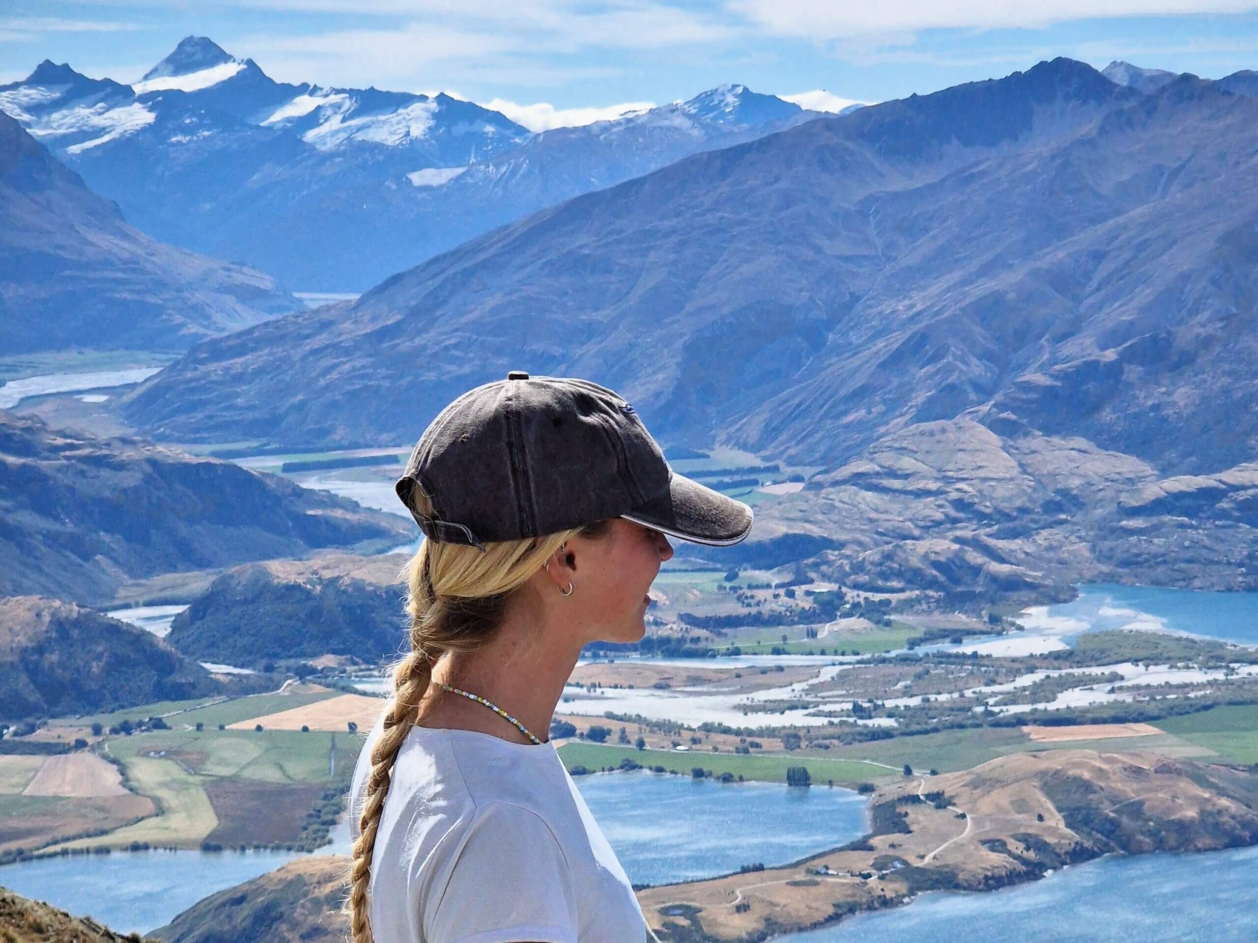 Roys Peak Track: Ultimate Hiking Guide (2024)