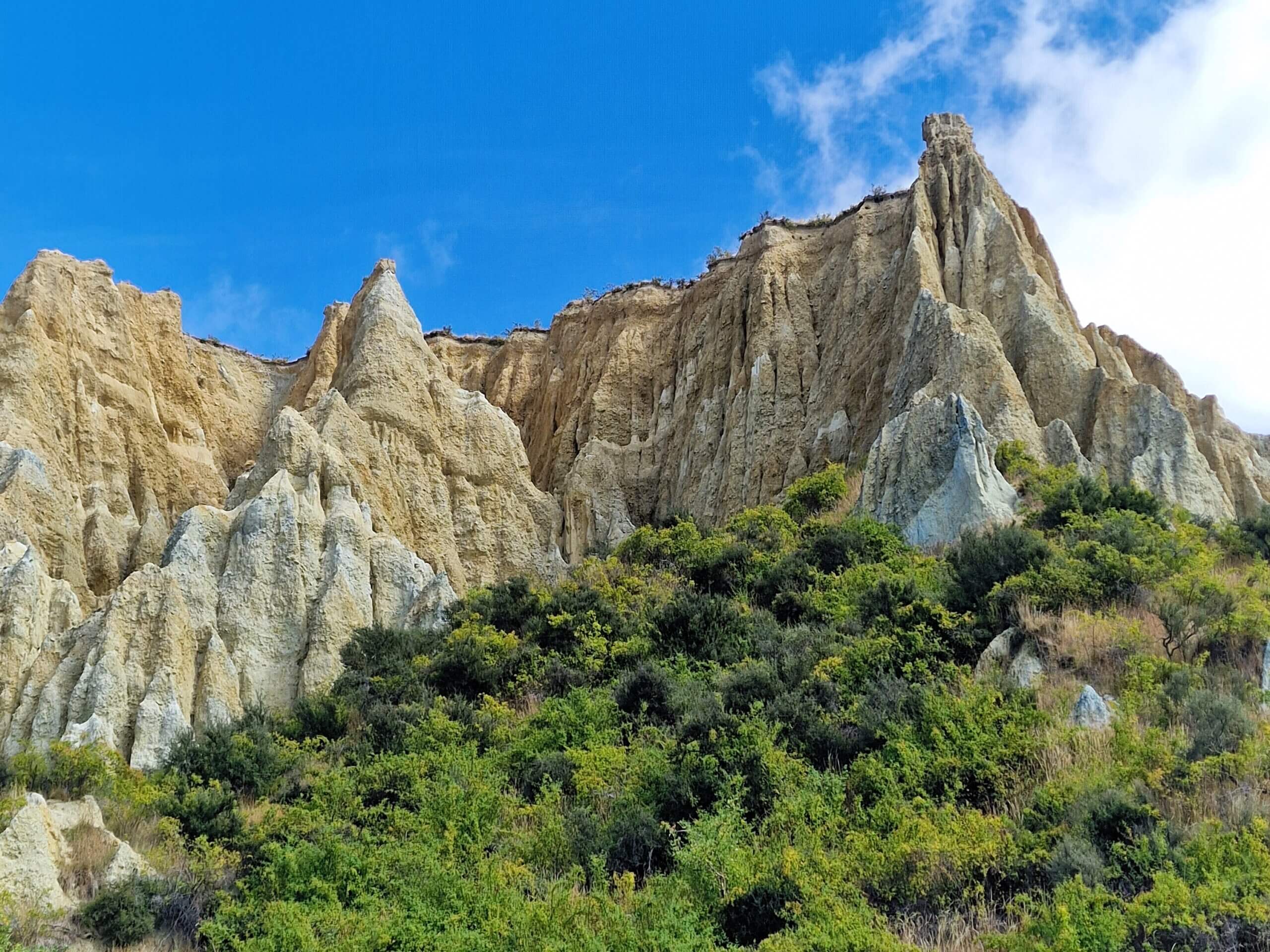 Complete Guide to Visiting Clay Cliffs in Omarama, New Zealand (2024)