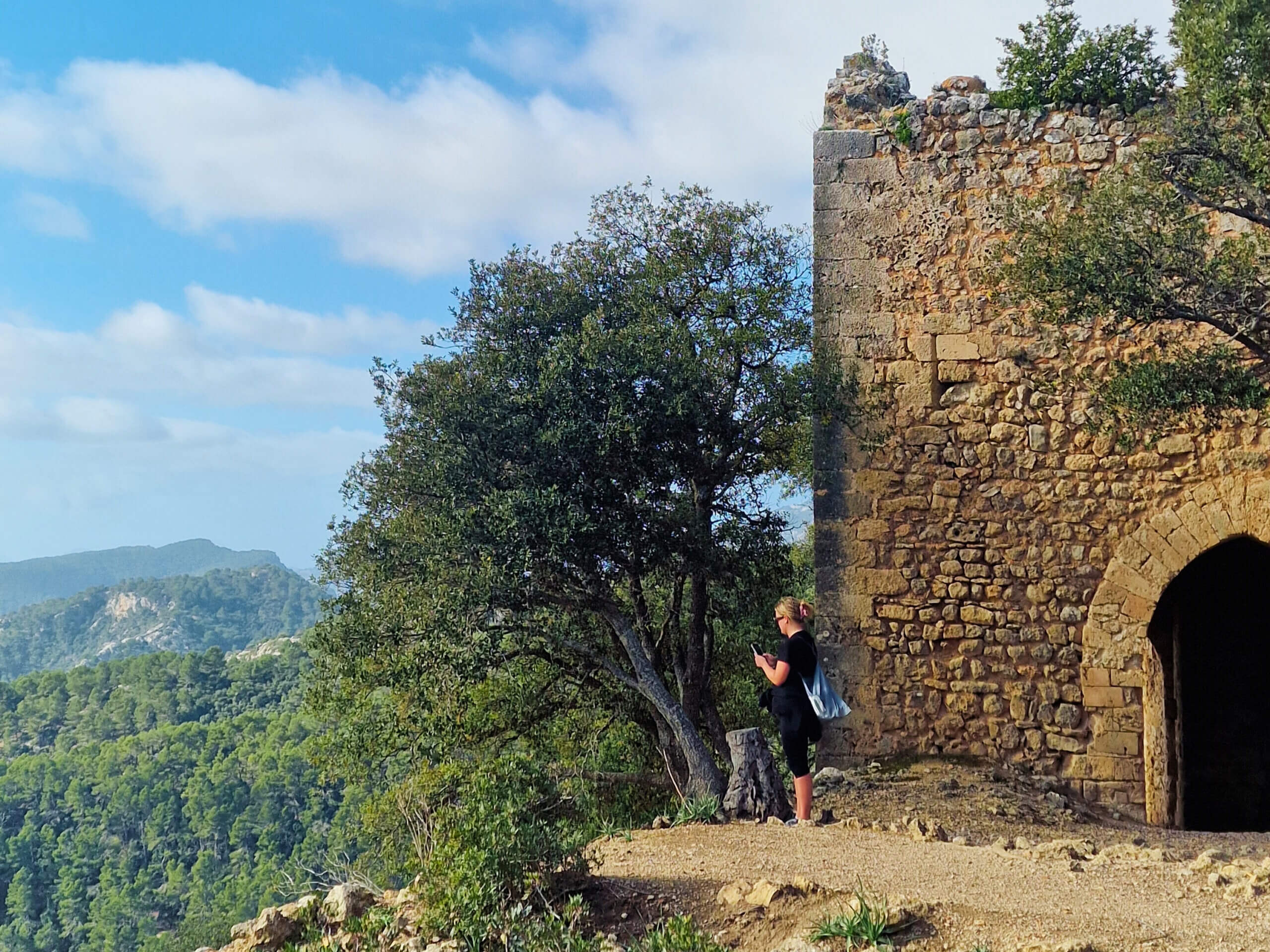 Castell d’Alaró Hike: Mallorca’s Legendary Castle Trail