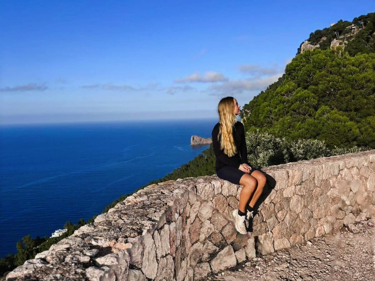 Caló de S’Estaca Coastal Hike Near Valldemossa, Mallorca