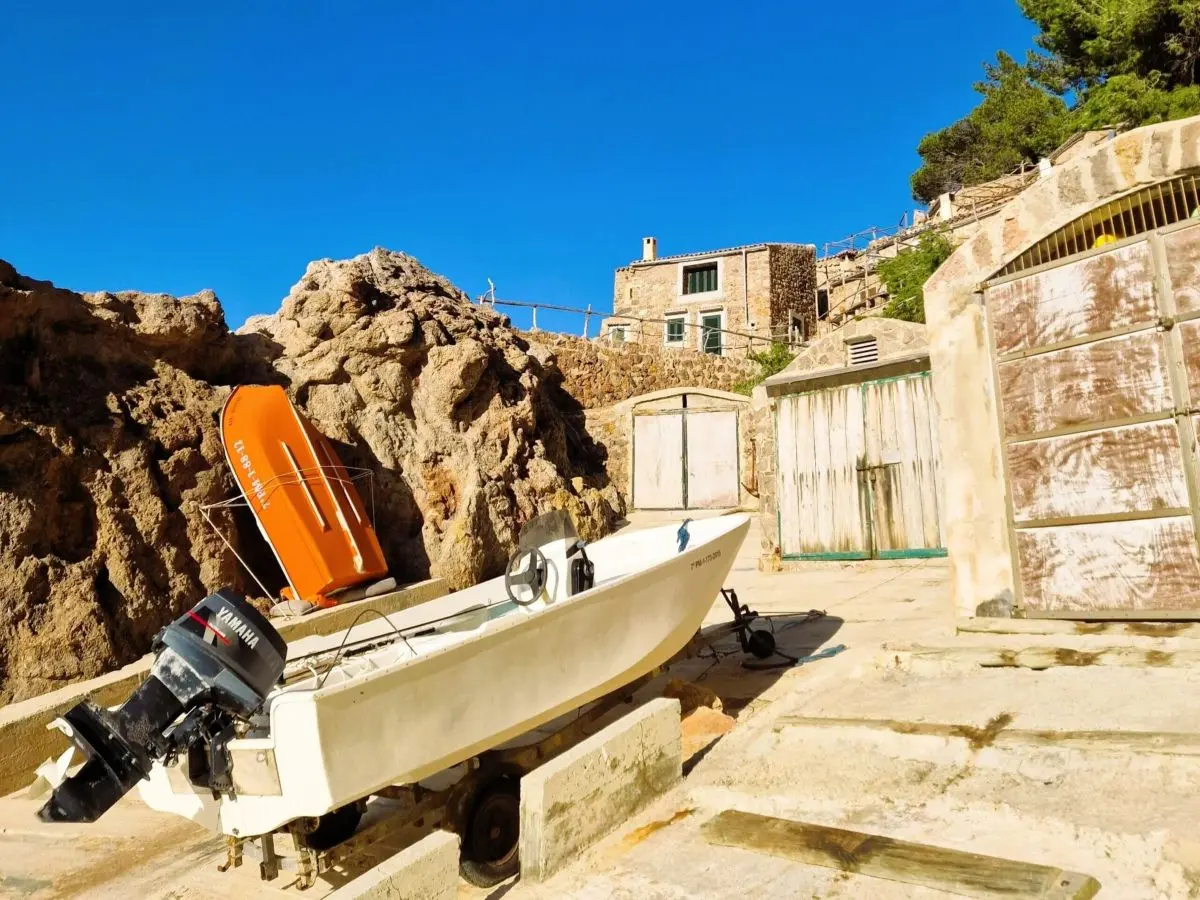 Caló de S’Estaca: The Secret Cove Hike Near Valldemossa (2026 Guide)